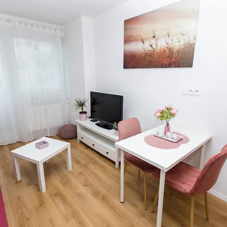 Apartment Near The Ondrej Nepela Winter Stadium *